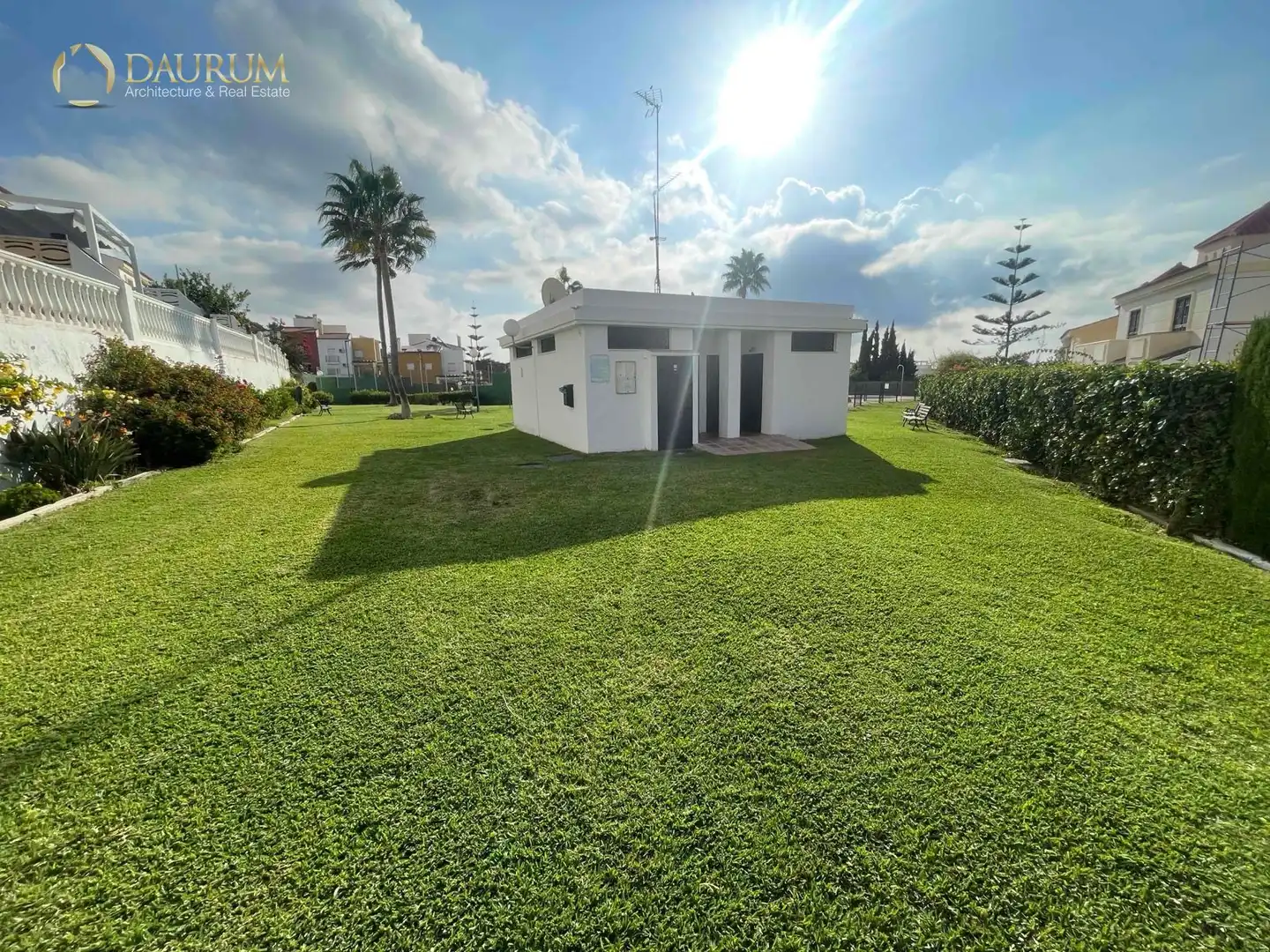 Jardí de Casa adosada en venda en Vélez-Málaga amb Calefacció, Terrassa i Piscina