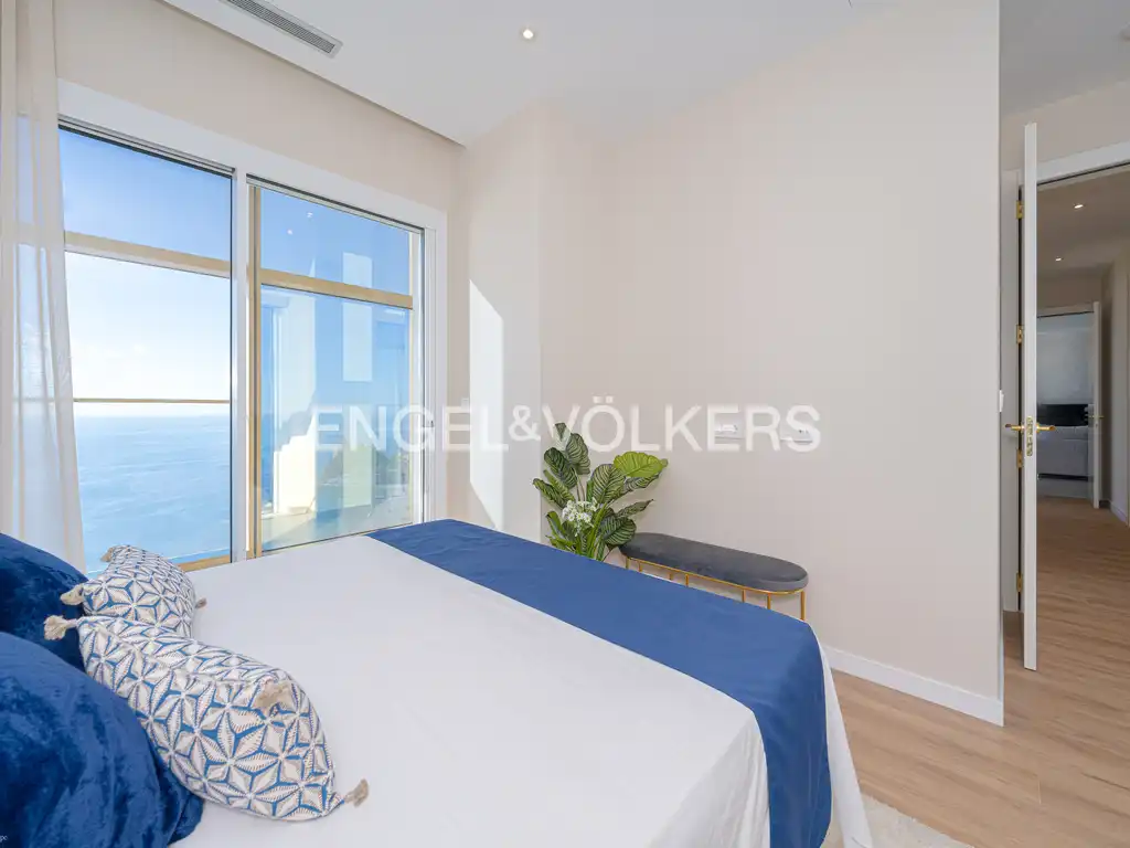 Bedroom of Flat for sale in Benidorm  with Air Conditioner, Terrace and Jacuzzi