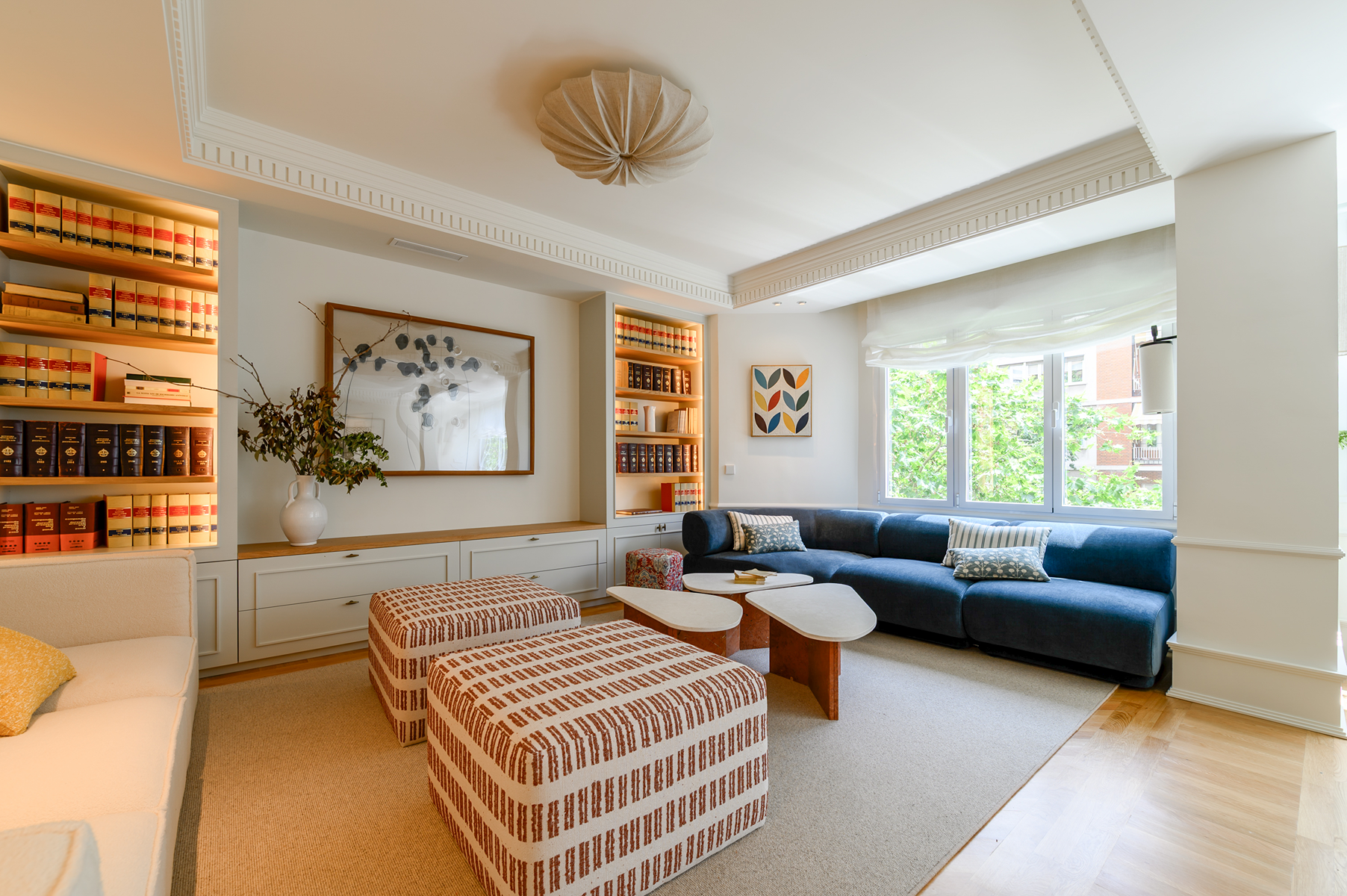 Sala d'estar de Apartament en venda en  Madrid Capital amb Aire condicionat i Terrassa