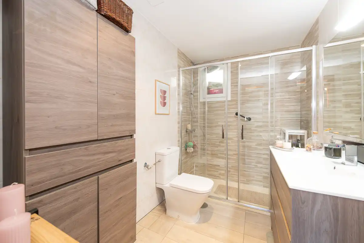 Bathroom of Flat for sale in Madrid  with Terrace