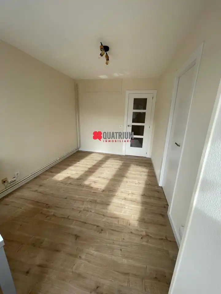 Flat for rent in Avenida de Salamanca, Campus Norte - San Caetano