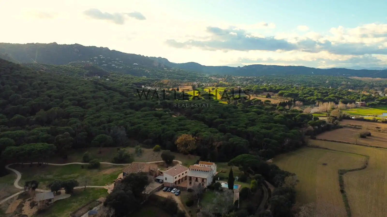 Vista exterior de Finca rústica en venta en Santa Cristina d'Aro con Calefacción, Jardín privado y Parquet