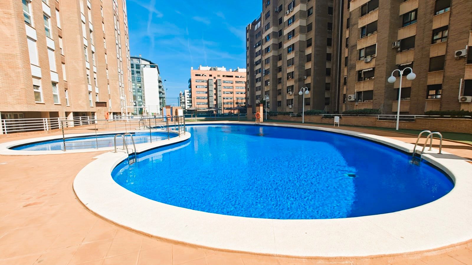 Piscina de Piso en venta en  Valencia Capital con Aire acondicionado, Parquet y Terraza
