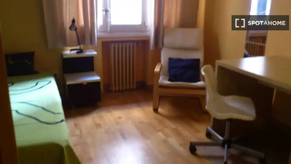 Room in Ríos Rosas - Nuevos Ministerios