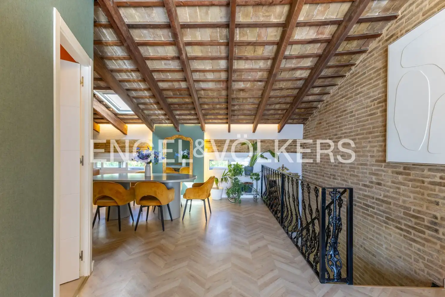 Exterior view of Attic for sale in Valencia  with Air Conditioner, Heating and Parquet flooring