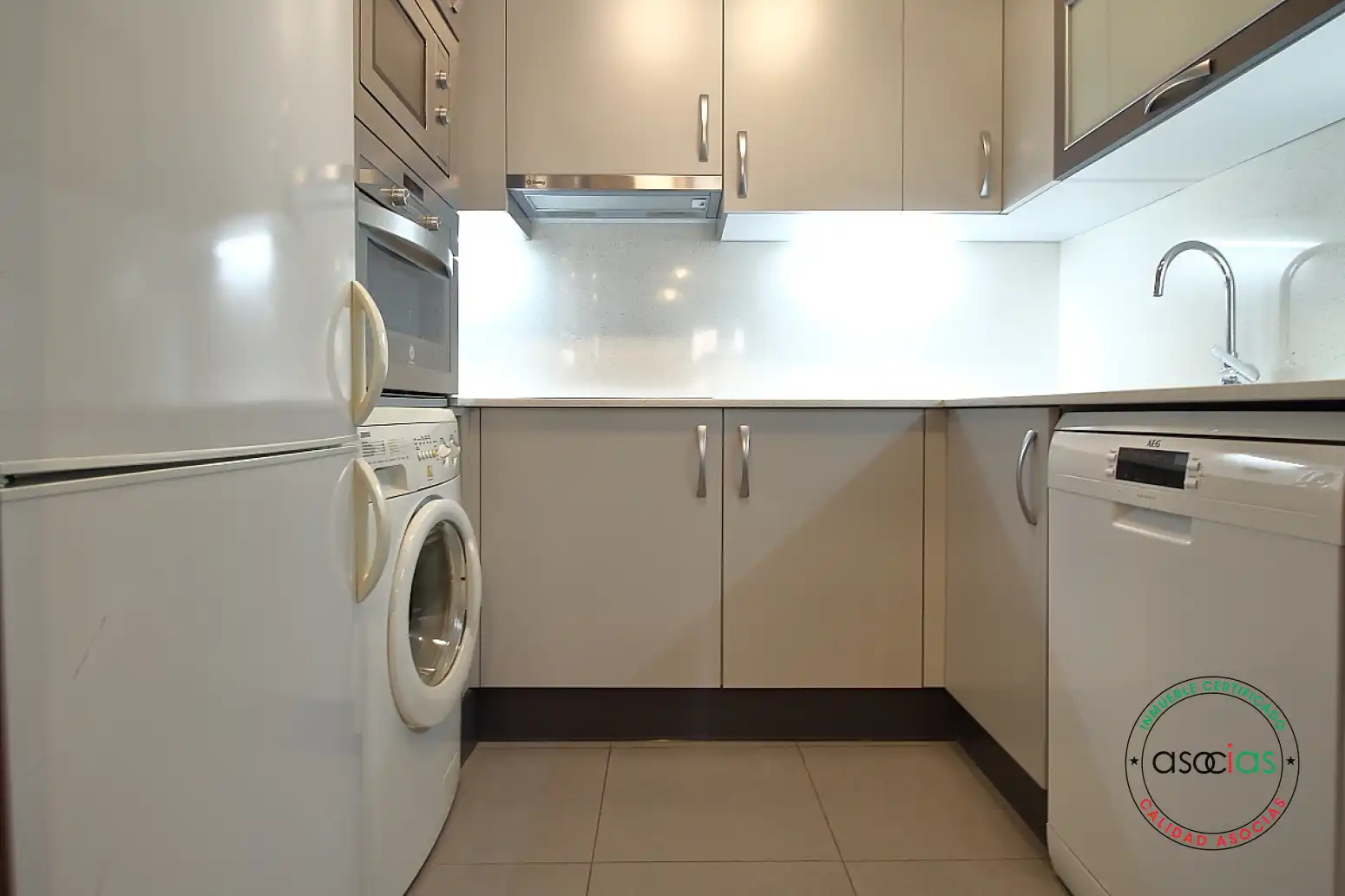 Cuina de Pis en venda en Gijón  amb Calefacció, Parquet i Terrassa