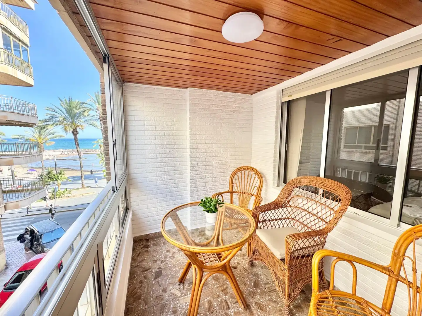 Terrassa de Apartament de lloguer en Torrevieja amb Aire condicionat, Moblat i Rentadora