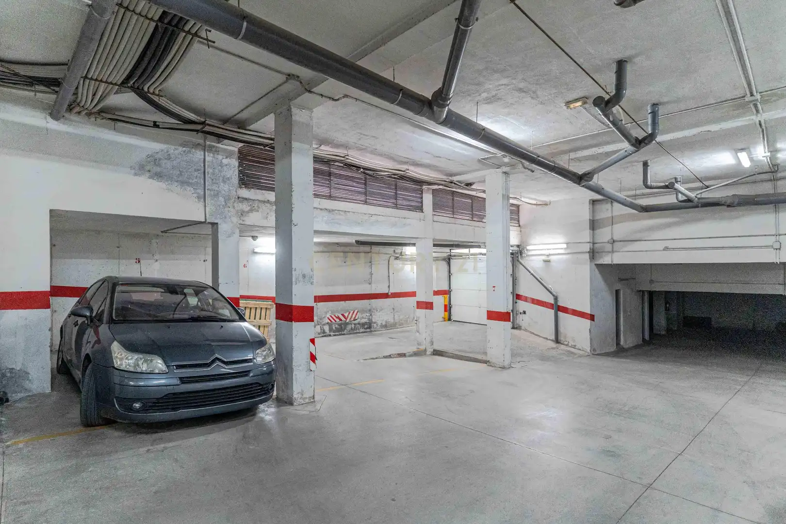 Parkplatz von Wohnungen zum Verkauf in Monachil mit Klimaanlage, Abstellraum und Gemeinschaftspool