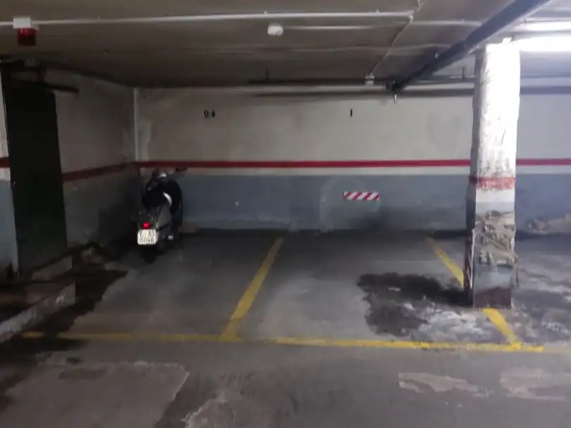 Parking of Garage for rent in Valencia