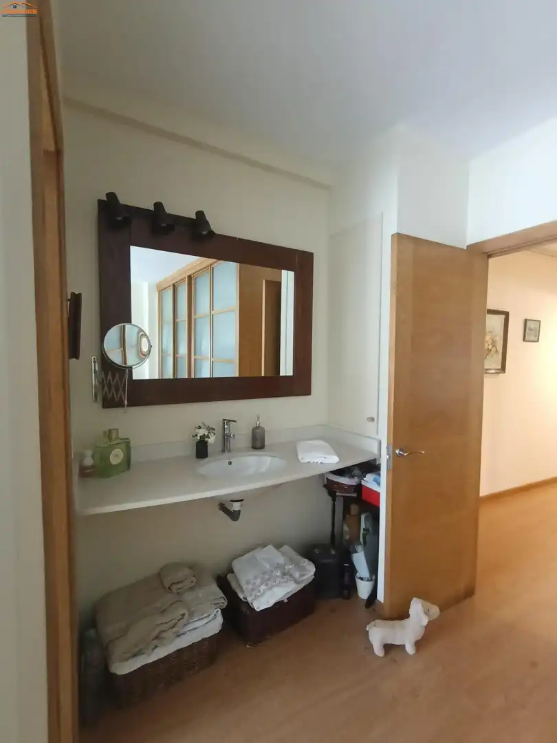 Baño de Piso en venta en Tomiño con Calefacción, Terraza y Balcón