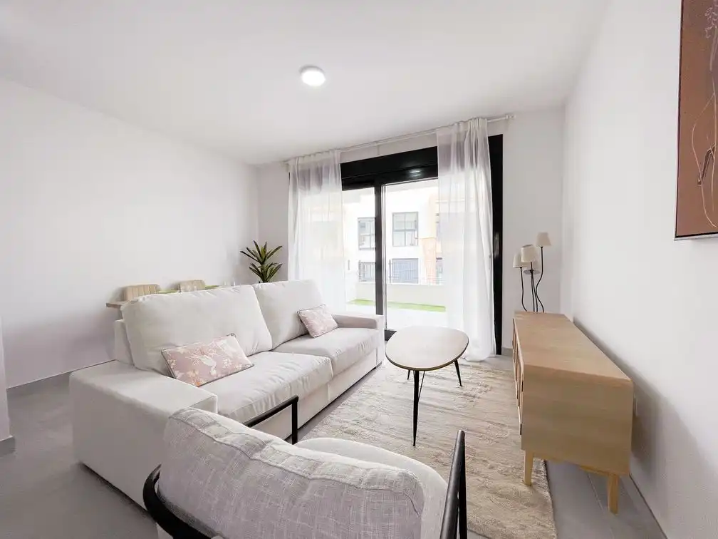 Habitación de Planta baja en venta en Orihuela con Piscina comunitaria