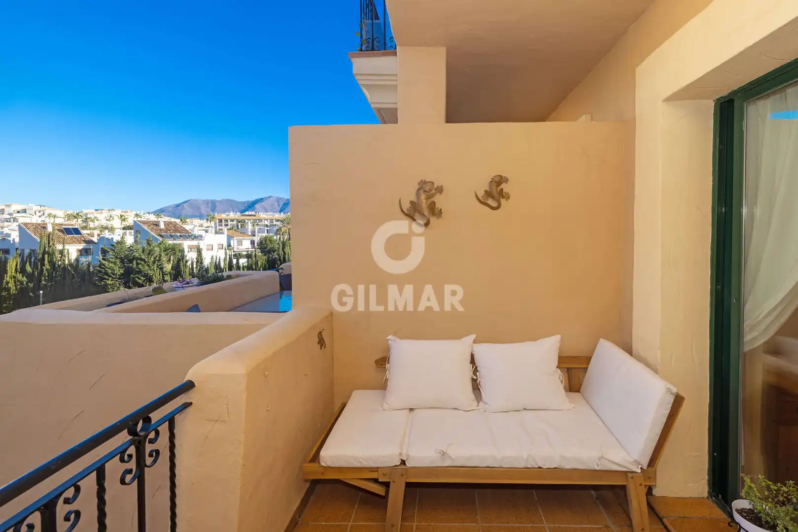 Duplexes for sale in La Duquesa