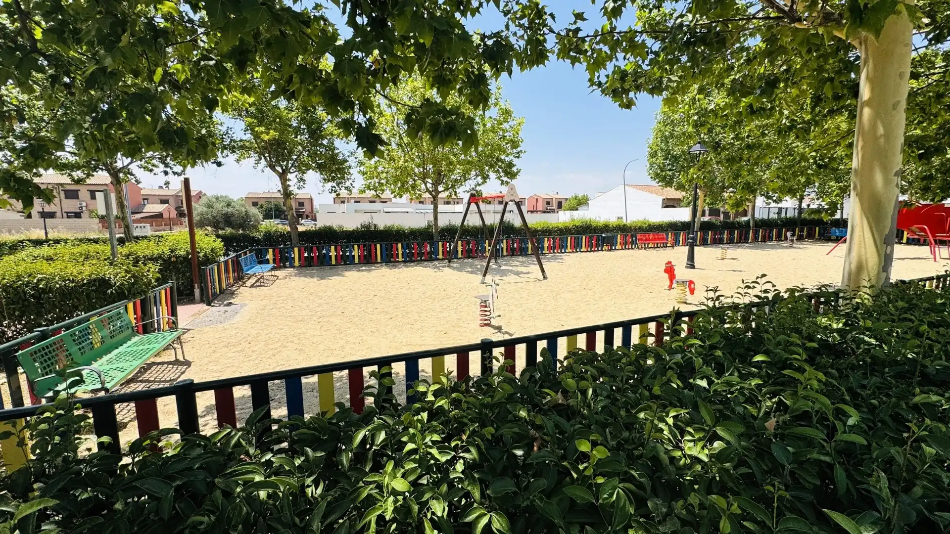 Jardí de Casa o xalet en venda en Cedillo del Condado amb Aire condicionat, Calefacció i Jardí privat