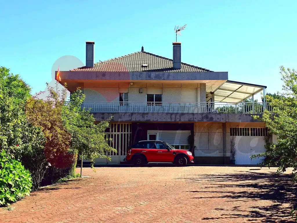 Exterior view of Houses for sale in Lugo  with Terrace and Furnished