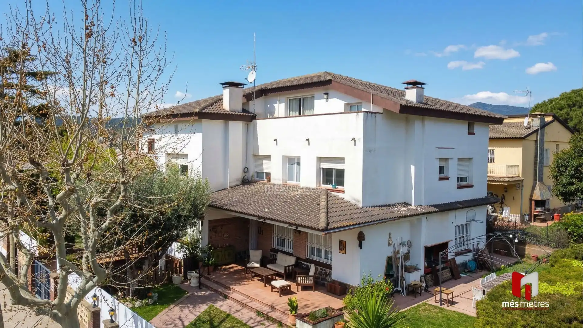 Vista exterior de Casa o xalet en venda en El Masnou amb Calefacció, Jardí privat i Traster