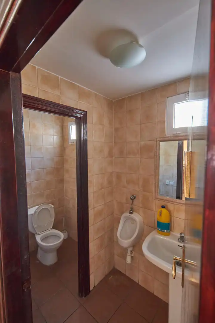 Baño de Local de alquiler en Zaragoza con Aire acondicionado