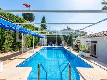 Haus mit Pool zum Verkauf in Caleta de Vélez