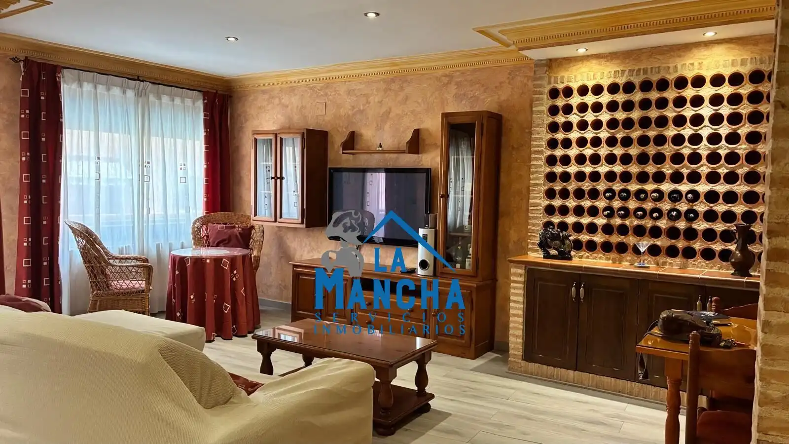 Flat with terrace to rent in Calle DIEGO DE VELAZQUEZ