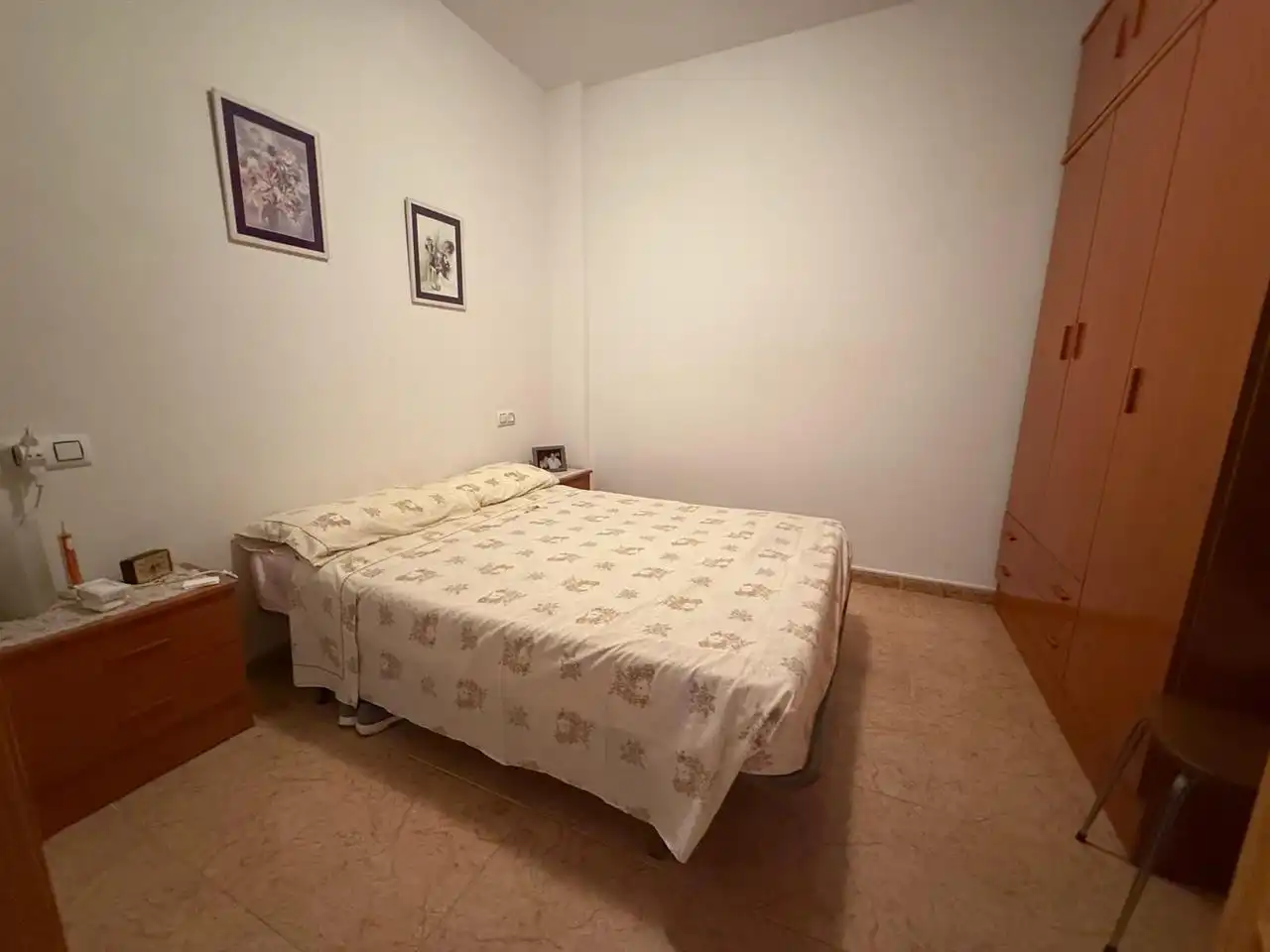 Schlafzimmer von Einfamilien-Reihenhaus zum Verkauf in Taberno mit Möbliert