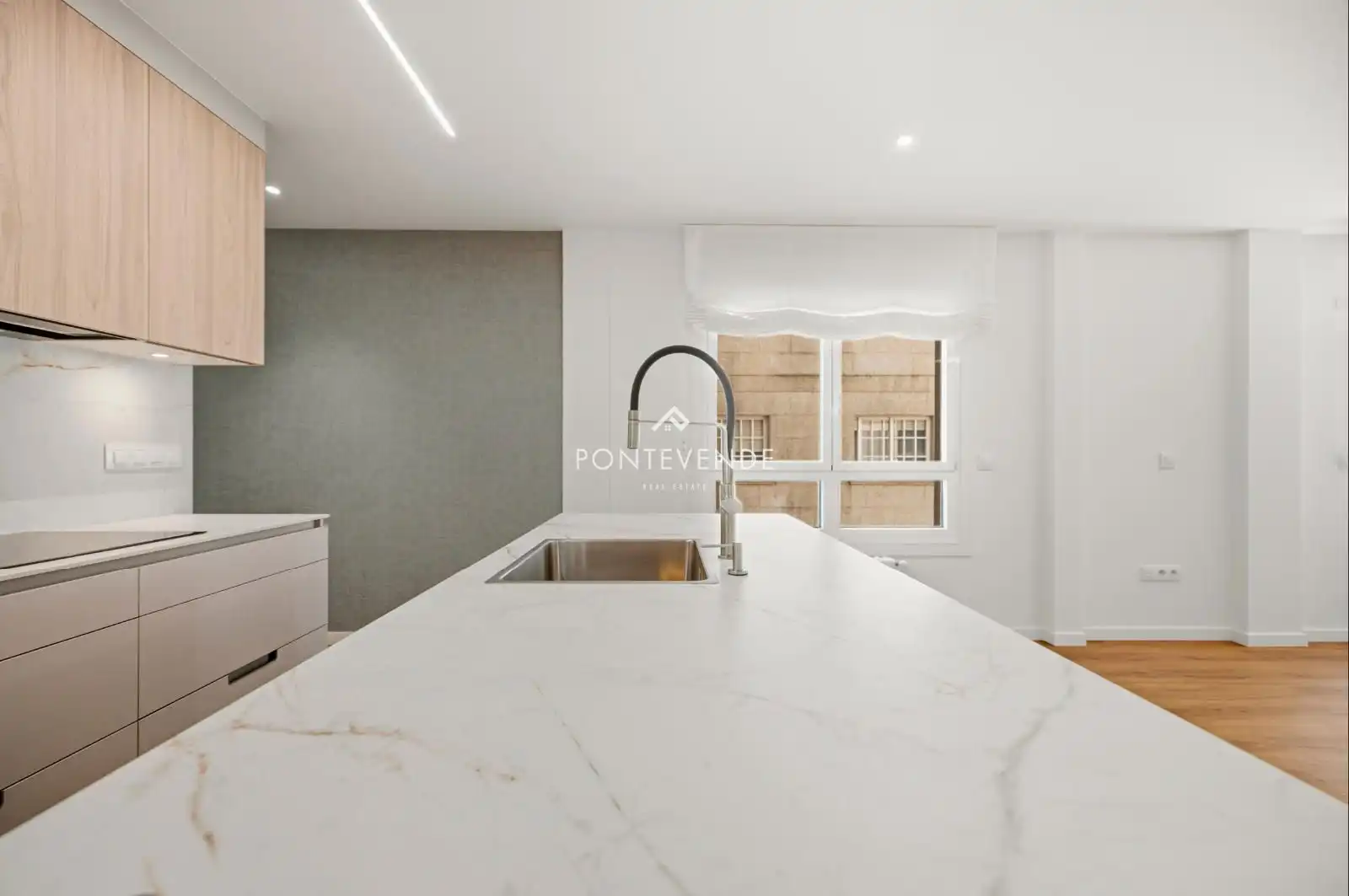 Kitchen of Flat for sale in Pontevedra Capital   with Heating and Storage room