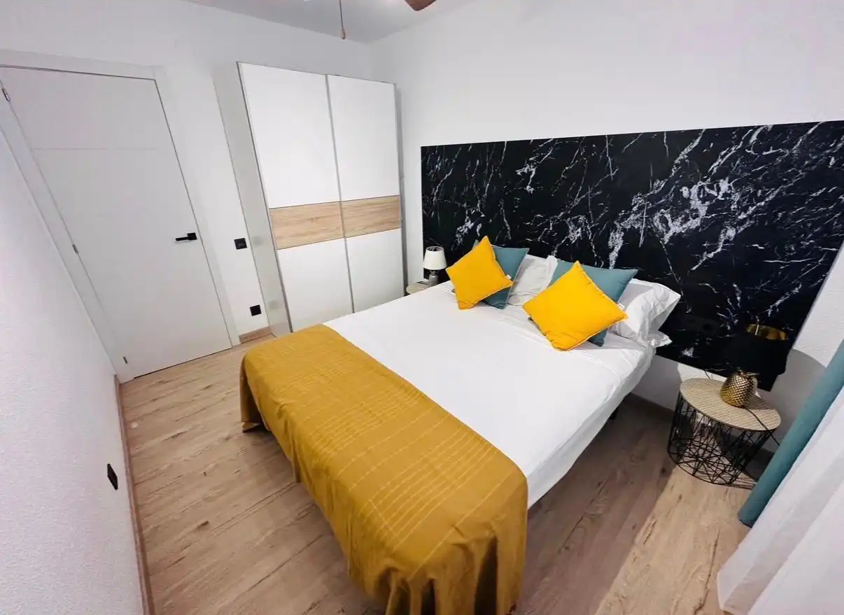 Appartamento con terrazza in vendita a Carrer d'Amadeu Vives, imagen 6