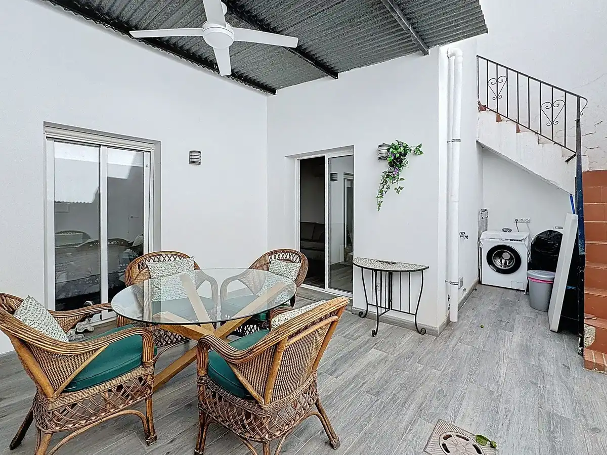 Einfamilien-Reihenhaus zum Verkauf in Mijas mit Klimaanlage, Heizung und Terrasse