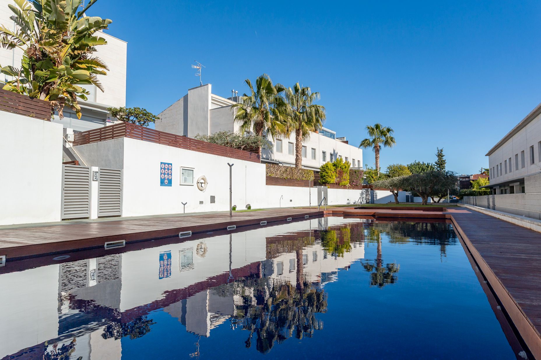 Swimming pool of Single-family semi-detached for sale in Torredembarra  with Air Conditioner, Heating and Private garden