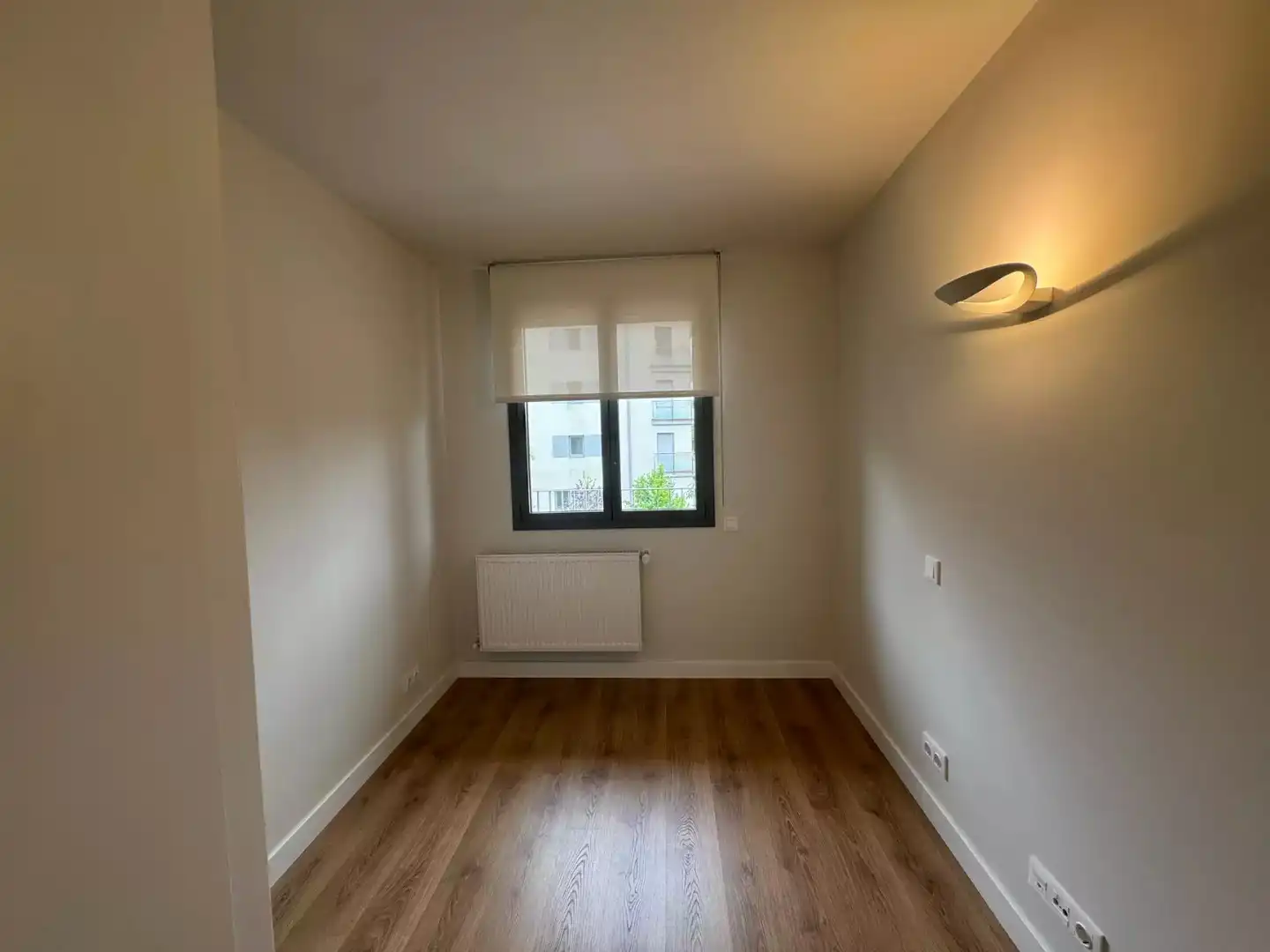 Dormitori de Pis de lloguer en Girona amb Aire condicionat, Calefacció i Parquet