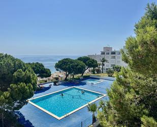 Piscina de Apartament de lloguer en Santa Pola amb Calefacció i Piscina