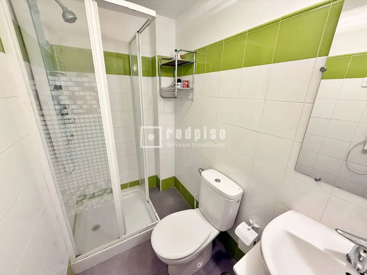 Baño de Piso en venta en Chiloeches, Guadalajara
