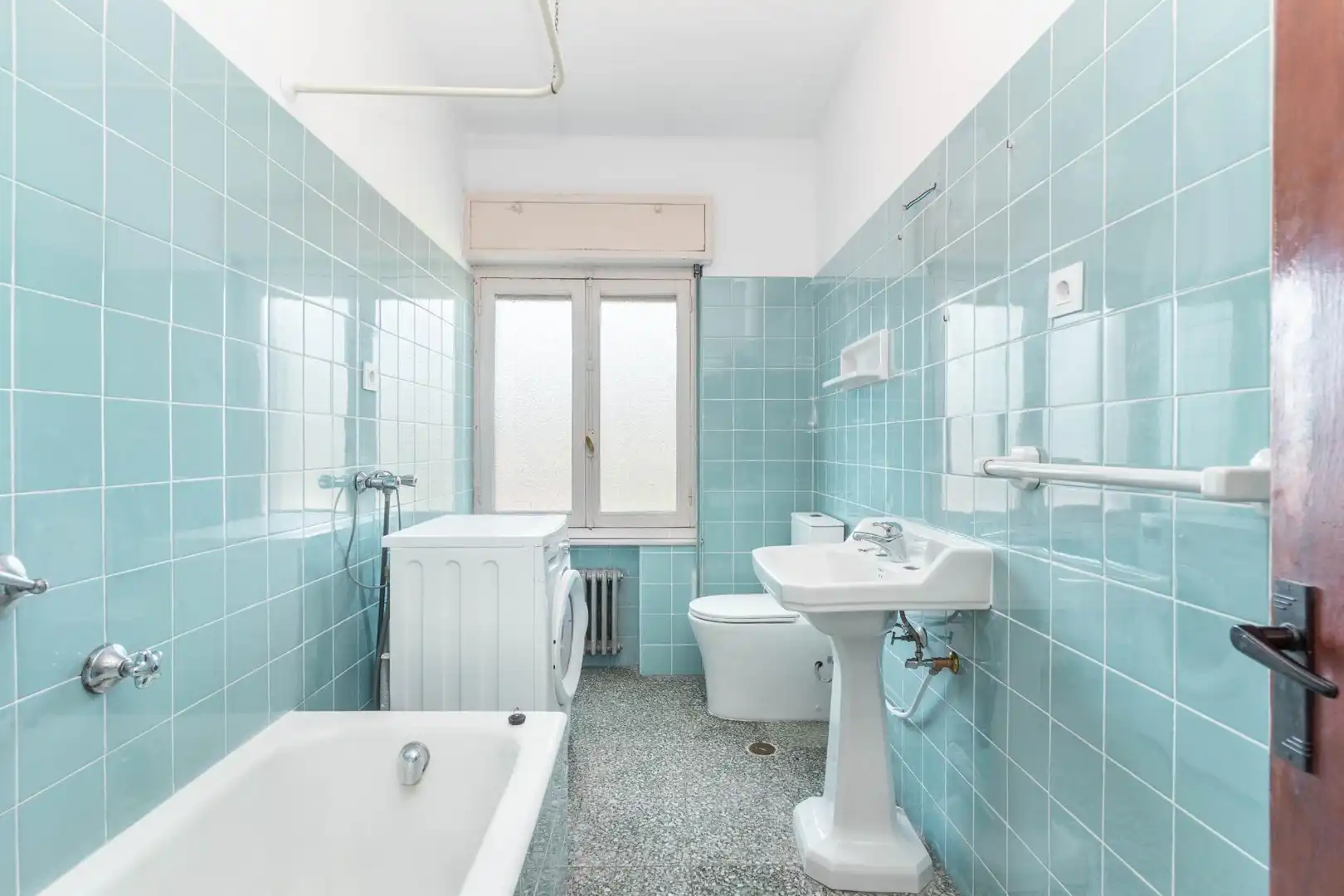 Bathroom of Flat for sale in Langreo  with Heating and Terrace