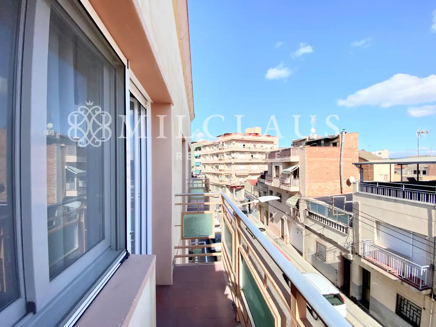 Vista exterior de Casa adosada en venda en Sabadell amb Aire condicionat, Calefacció i Terrassa