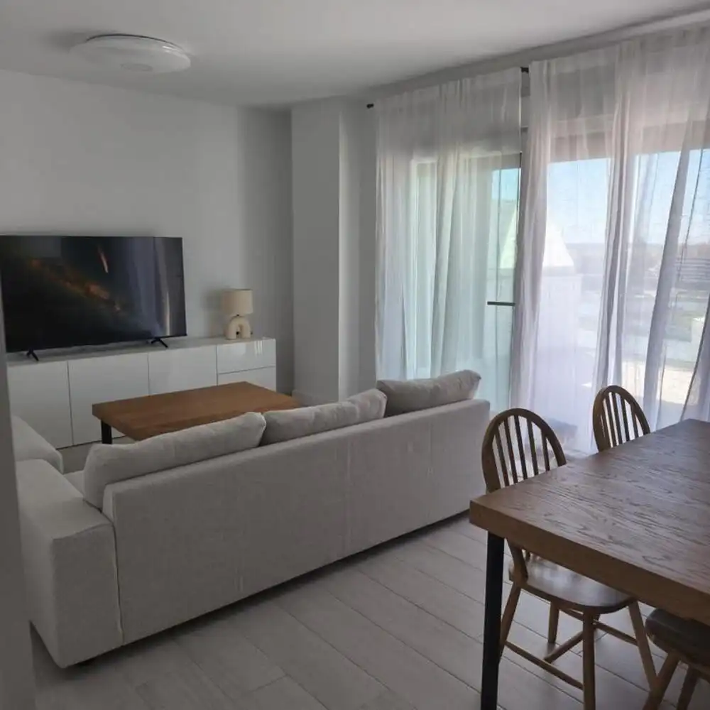 Sala de estar de Apartamento de alquiler en Estepona con Aire acondicionado, Calefacción y Terraza