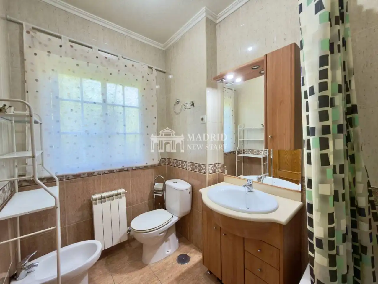 Baño de Casa o chalet en venta en Villa del Prado con Aire acondicionado, Calefacción y Jardín privado