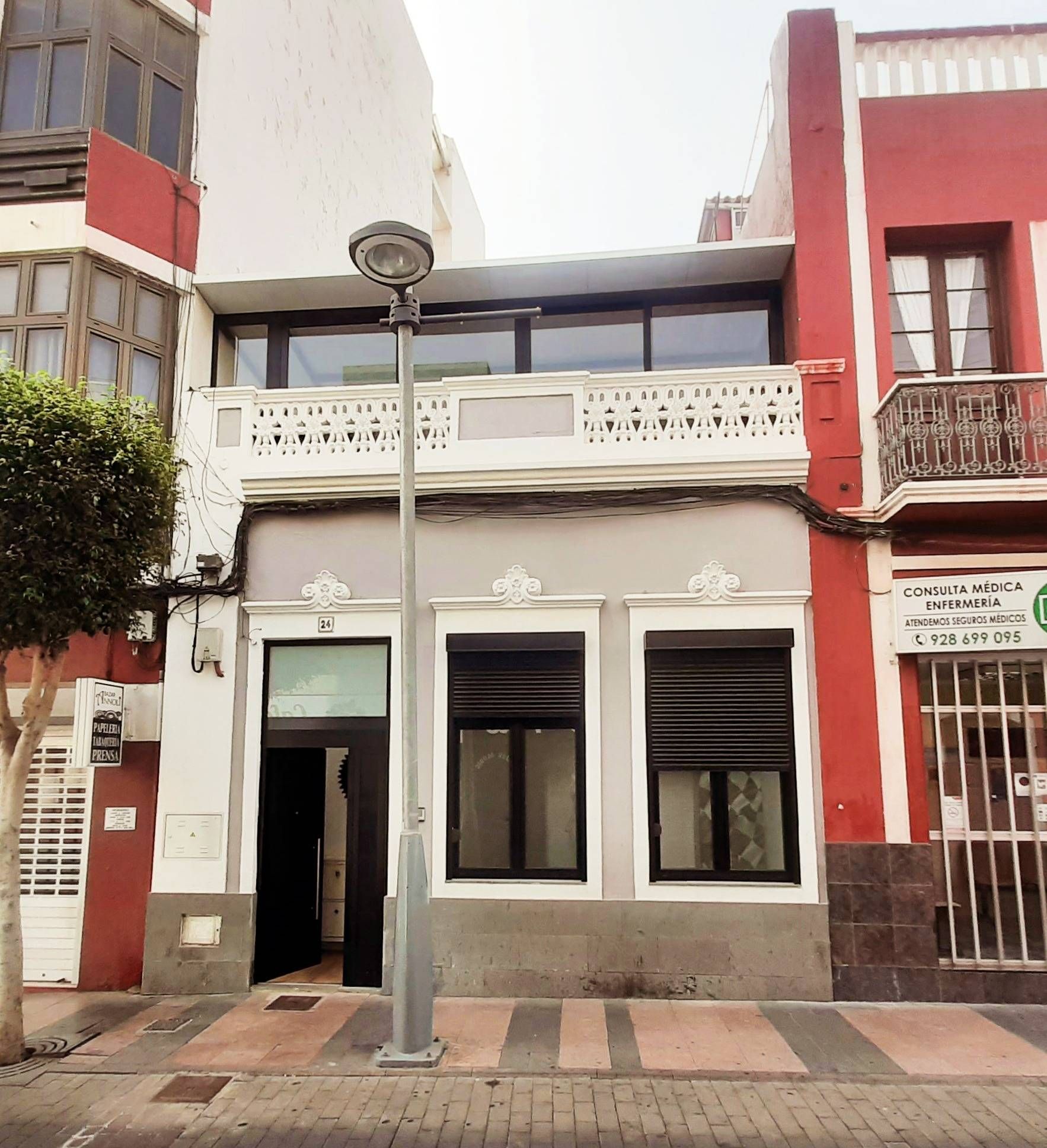 Vista exterior de Casa adosada en venda en Telde amb Terrassa i Balcó