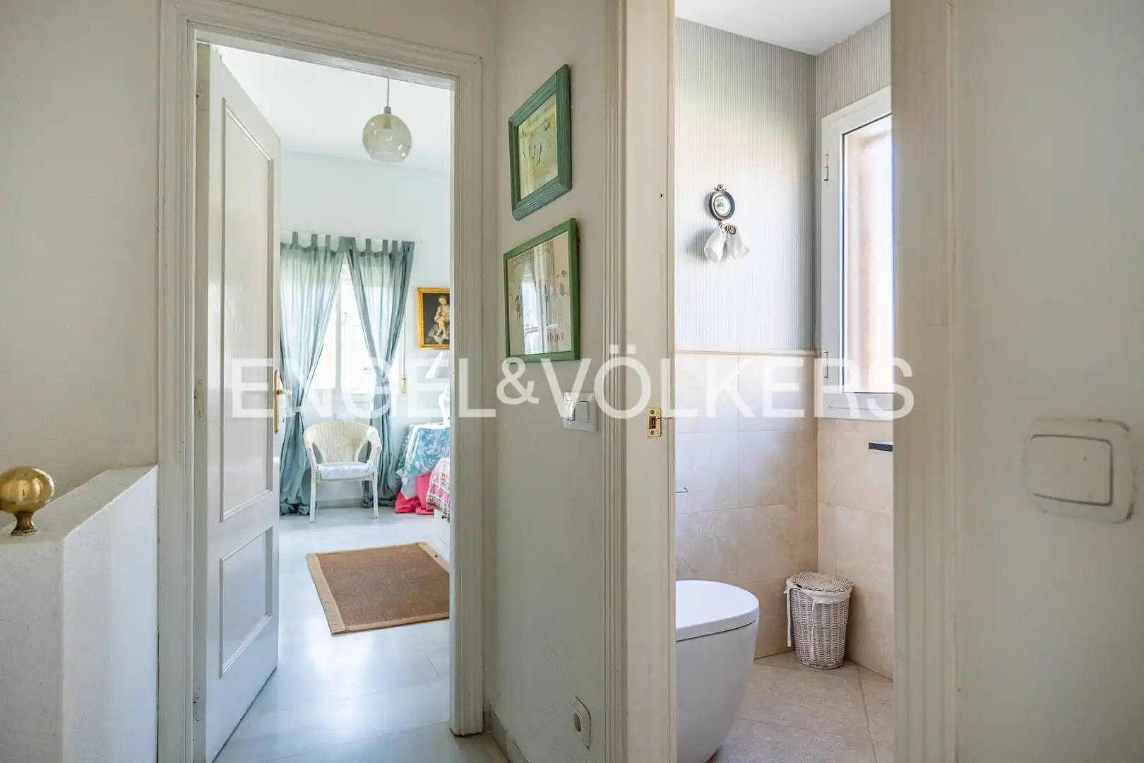 Houses for sale in Sevilla  with Air Conditioner, Heating and Private garden