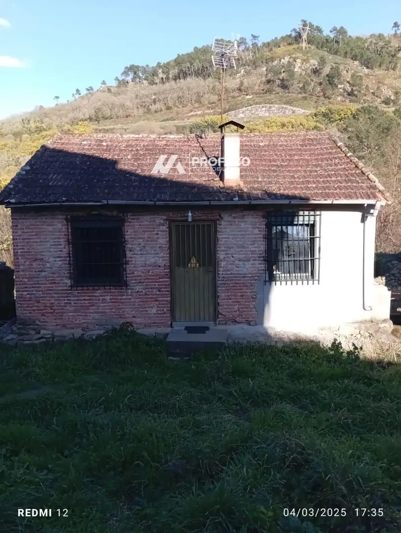 Vista exterior de Casa o xalet en venda en Punxín amb Calefacció i Traster