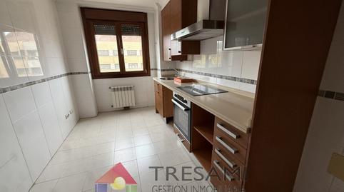 Foto 2 de Piso en venta en Carretera Aviles, 23, La Calzada, Asturias