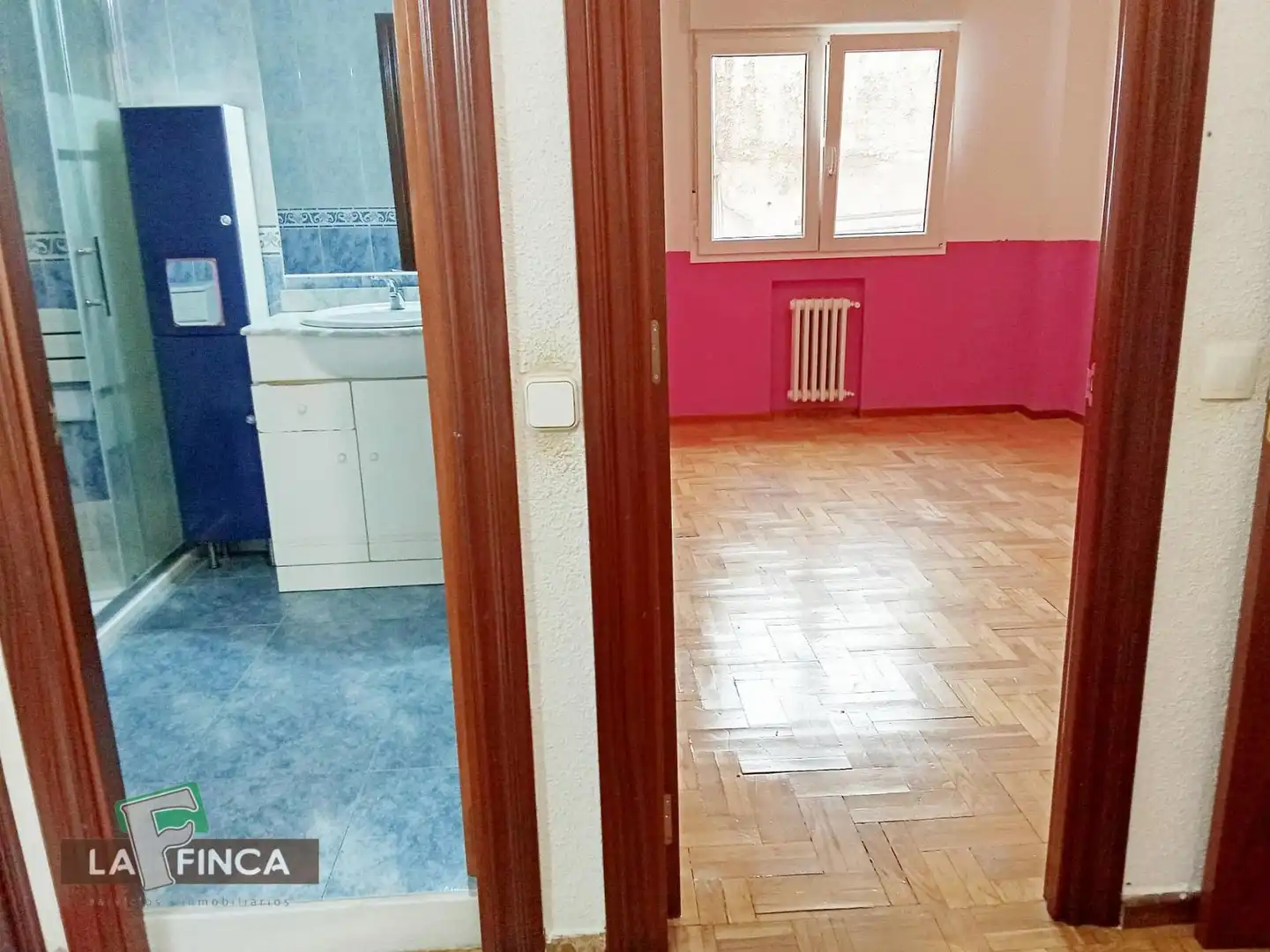 Bedroom of Flat for sale in Gijón   with Heating, Parquet flooring and Furnished
