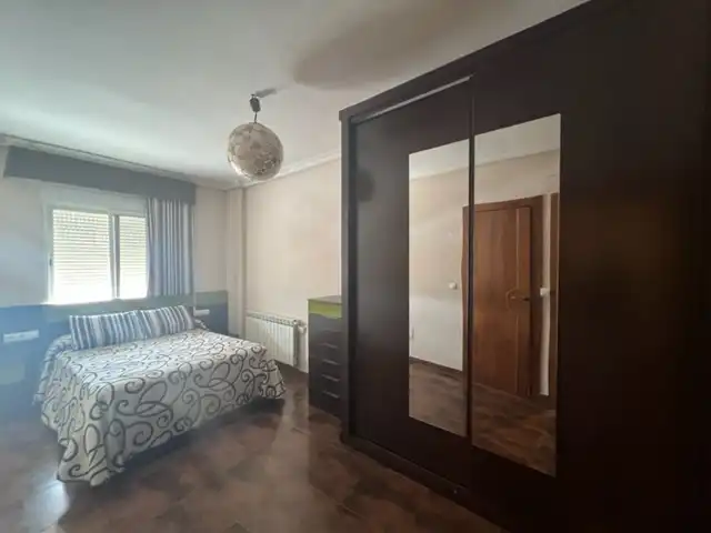 Bedroom of Flat for rent in Puertollano  with Air Conditioner, Heating and Parquet flooring