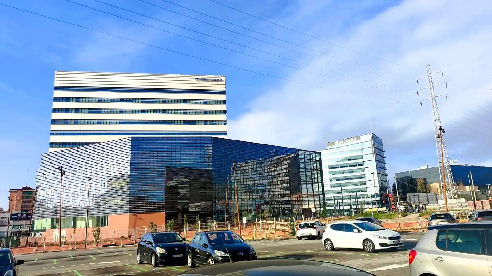 Vista exterior de Pis en venda en Esplugues de Llobregat amb Calefacció i Balcó