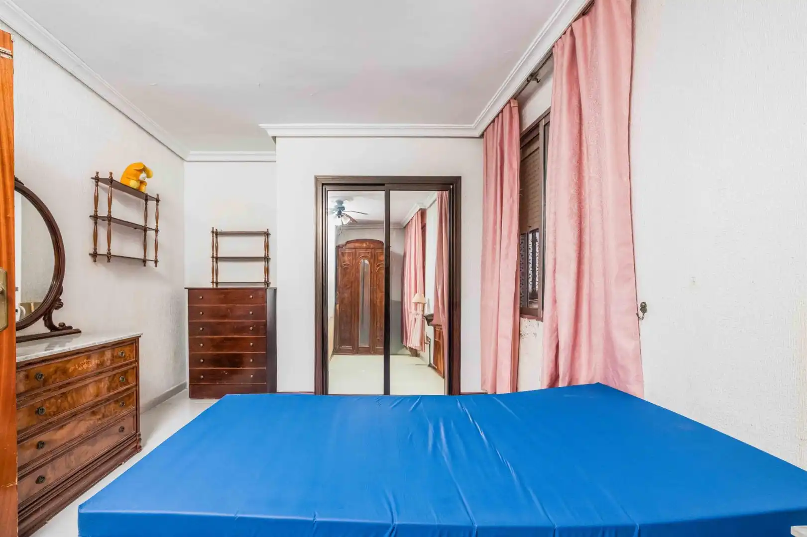 Bedroom of Flat for sale in Sevilla  with Air Conditioner