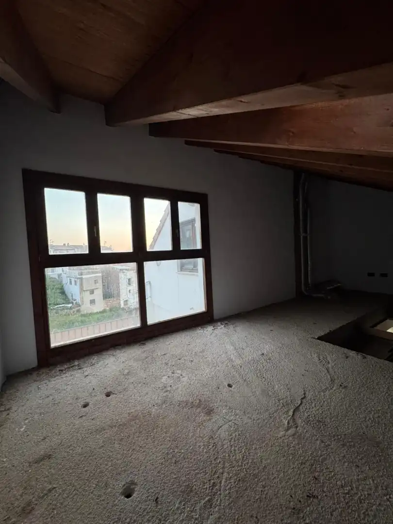 Schlafzimmer von Maisonette zum Verkauf in Chóvar mit Ofen