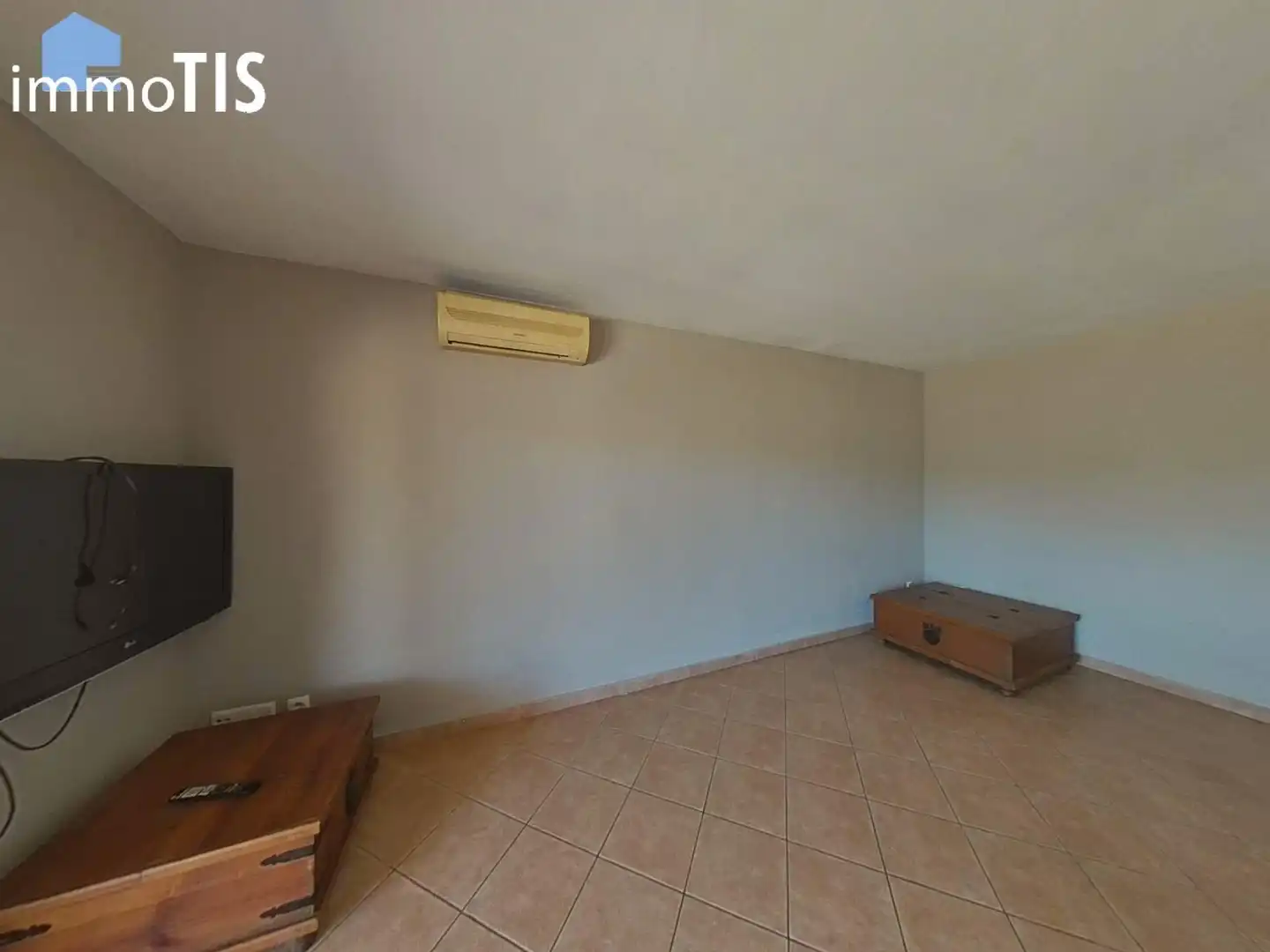 Sala d'estar de Casa o xalet en venda en Cubelles amb Aire condicionat, Jardí privat i Terrassa