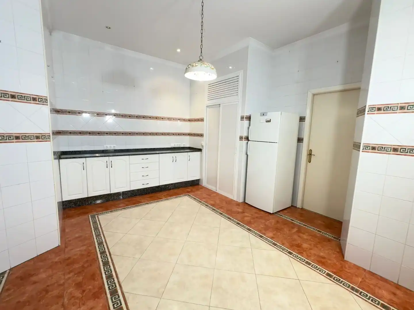Kitchen of Houses for sale in San Fernando