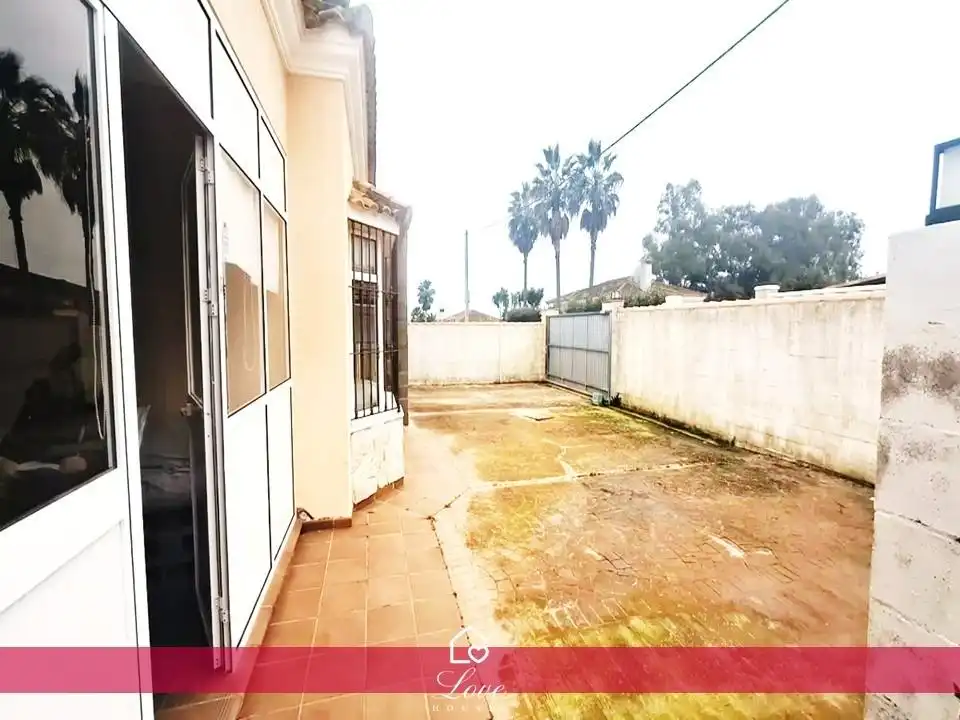 Chalet con piscina en venta en DEL RODEO, imagen 3