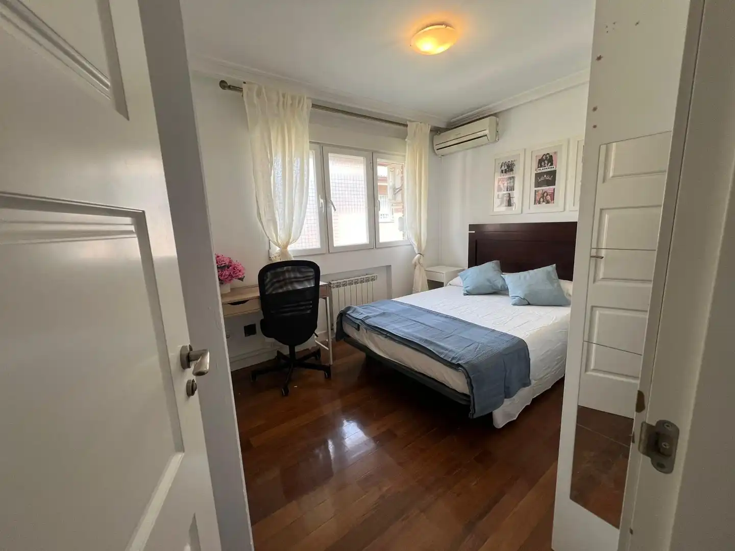 Bedroom of Houses for share in Madrid  with Heating, Terrace and Swimming Pool