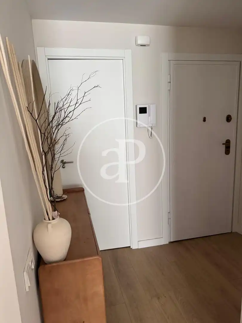 Flat for rent in Valencia  with Air Conditioner, Heating and Furnished