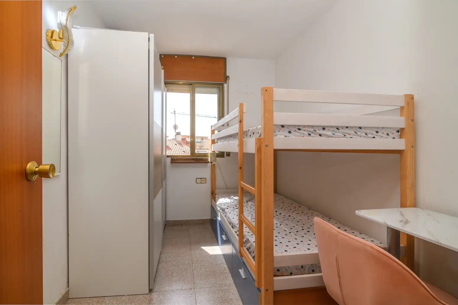 Dormitori de Casa adosada en venda en Sant Boi de Llobregat amb Aire condicionat i Terrassa