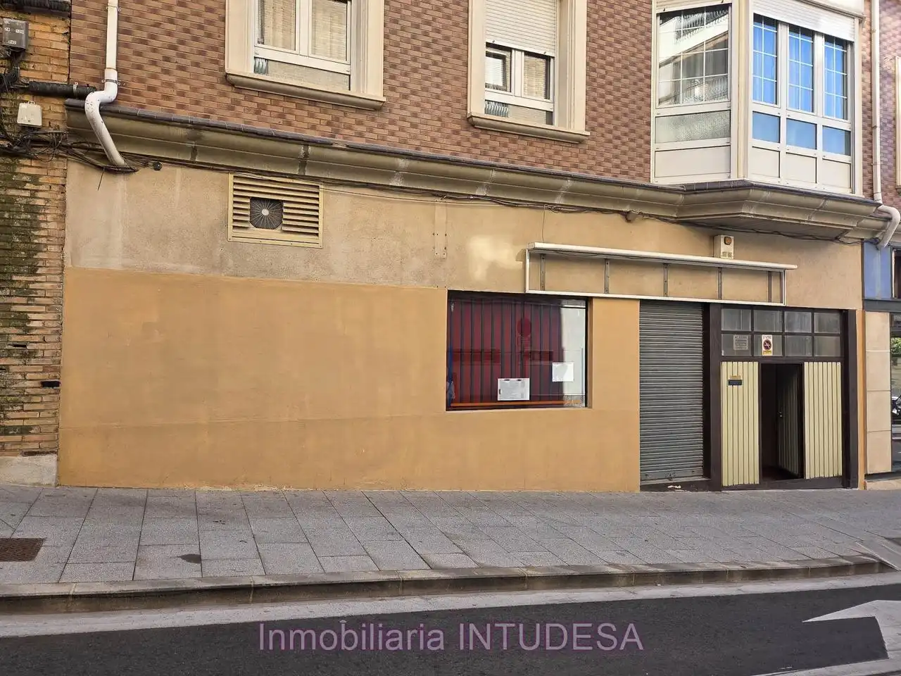Gewerbefläche zum Verkauf in Calle Trinquete